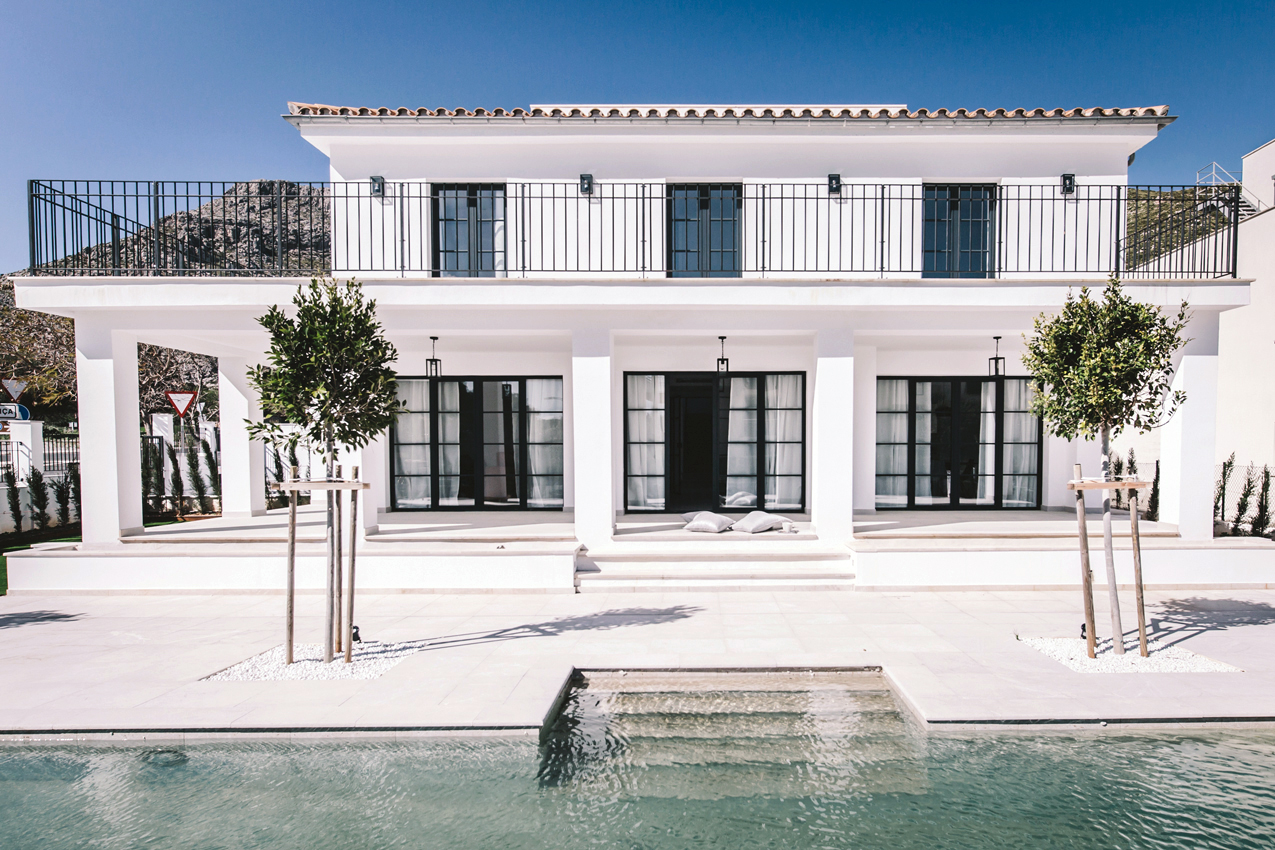 Dreamy mediterranean Villa by Paul Robinson