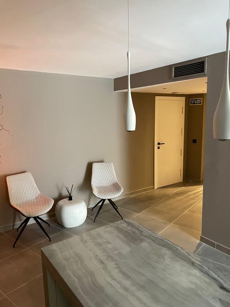 eautifully renovated studio located on the iconic Passeig del Borne. This exquisite property, now available for purchase